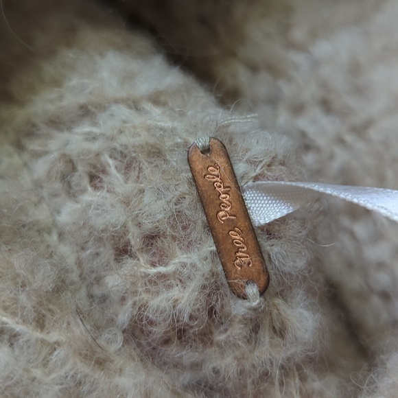 Free people sweater size small - Picture 2 of 4